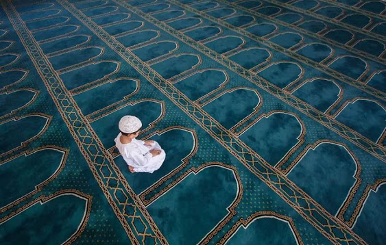 praying at mosque