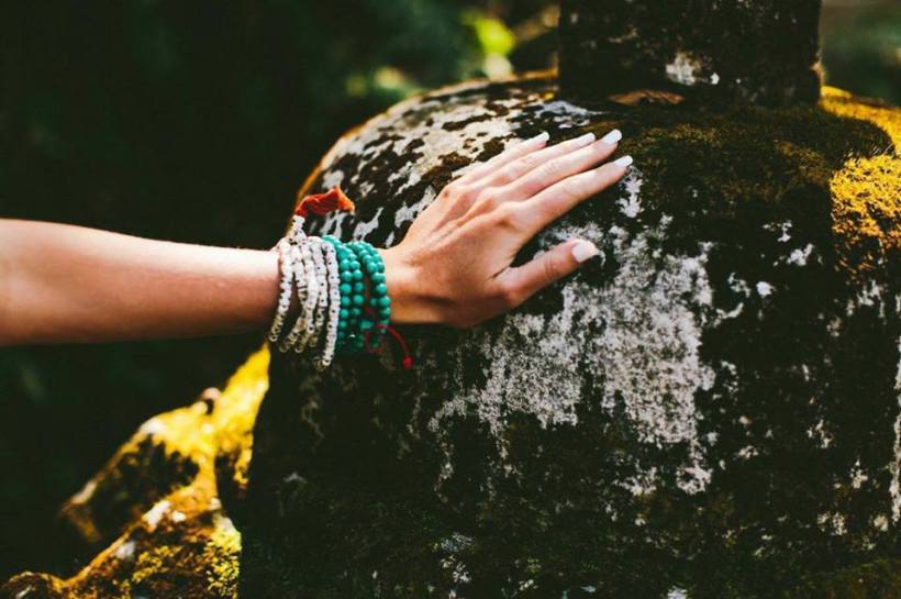 hand_mala_rock