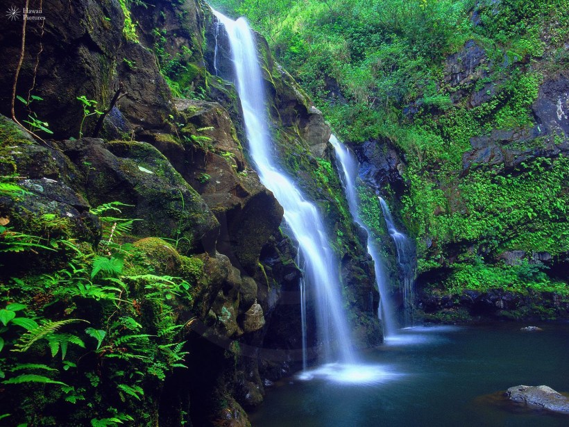 maui-hawaii waterfall