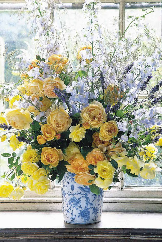 flowers_yellow-blue-vase